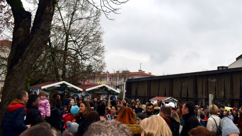 Docek-podne-